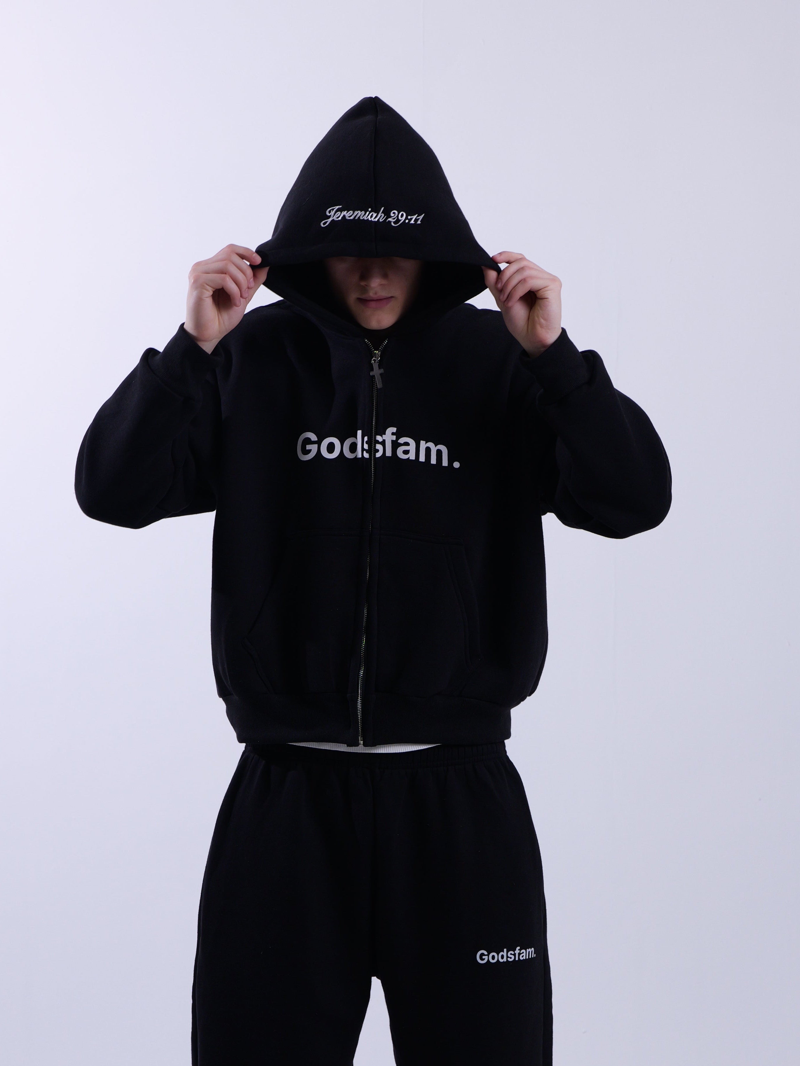Godsfam. | The Black Zipper™